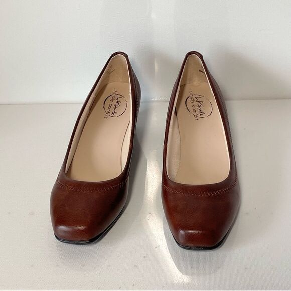 LifeStride Groovy Wedge Pump - Picture 4 of 7